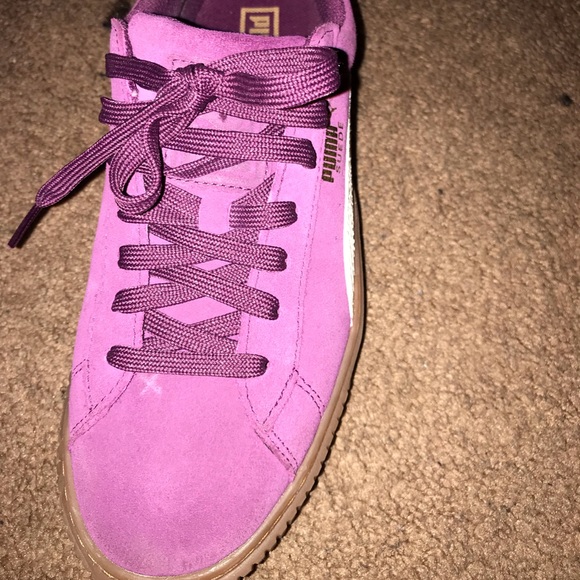 Purple and gold fenty pumas - Picture 3 of 4